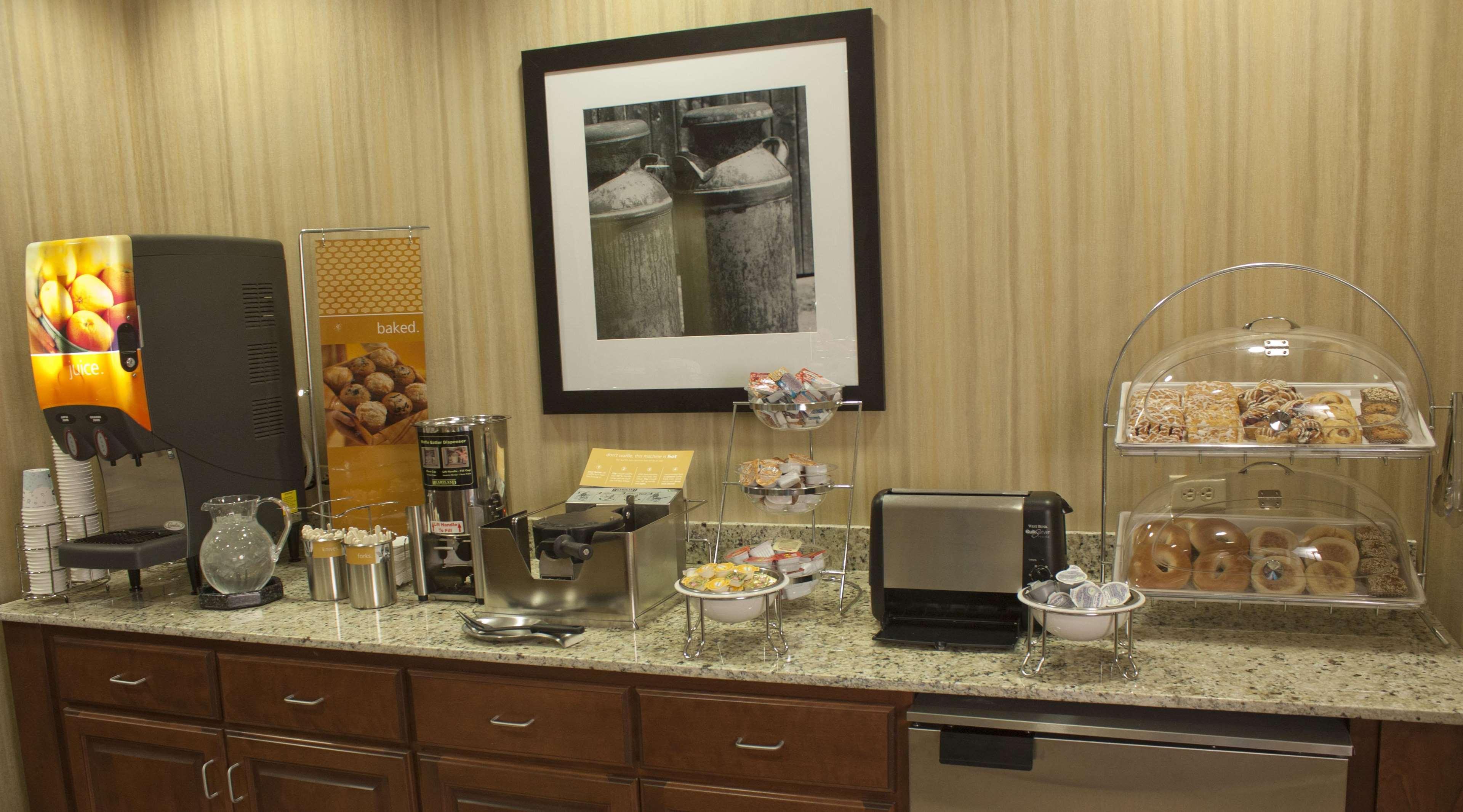 Hampton Inn - Burlington Restaurant photo
