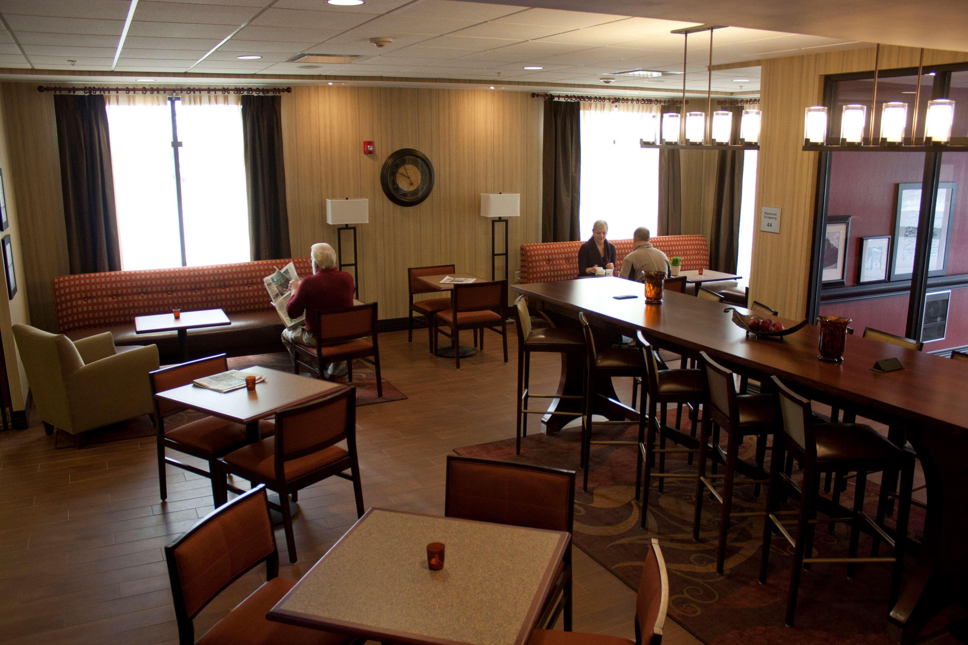Hampton Inn - Burlington Restaurant photo